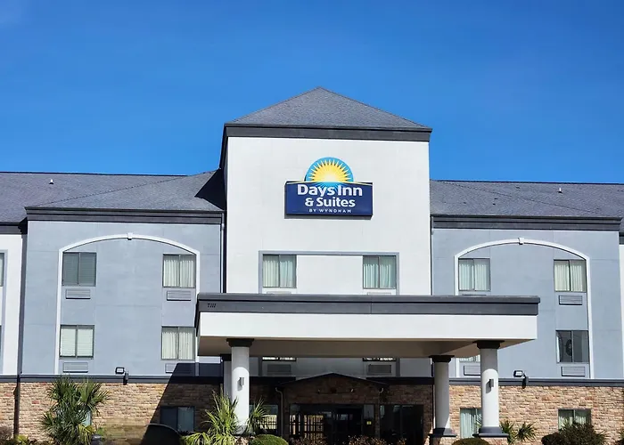 Days Inn & Suites By Wyndham Houston / West Energy Corridor