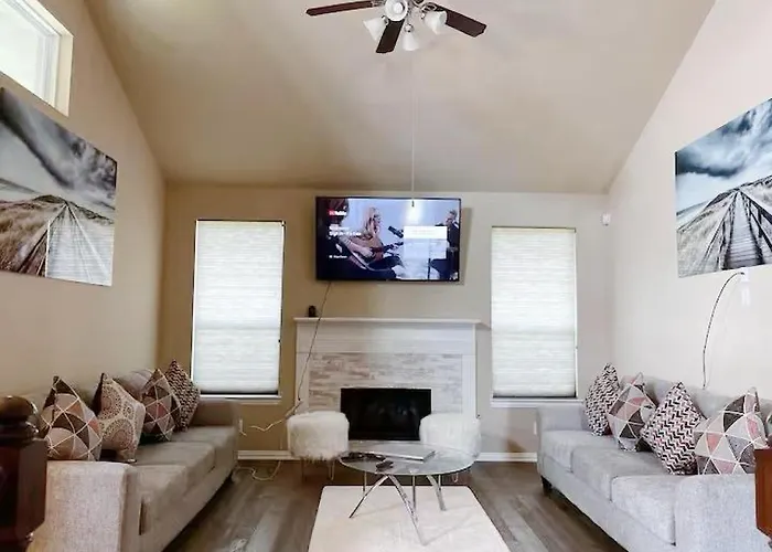Luxury Stay - Near Houston Airport